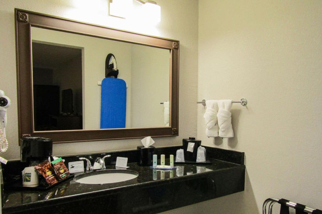Quality Inn & Suites Kissimmee By The Lake Four Corners Екстер'єр фото